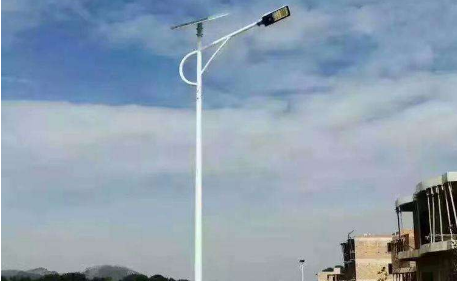 6米太陽能路燈價格是多少錢一個