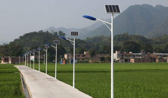 新農村安裝太陽能路燈 新農村安裝太陽能路燈造價多少錢一盞