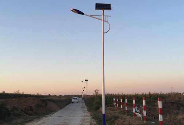 公路太陽(yáng)能路燈 公路太陽(yáng)能路燈